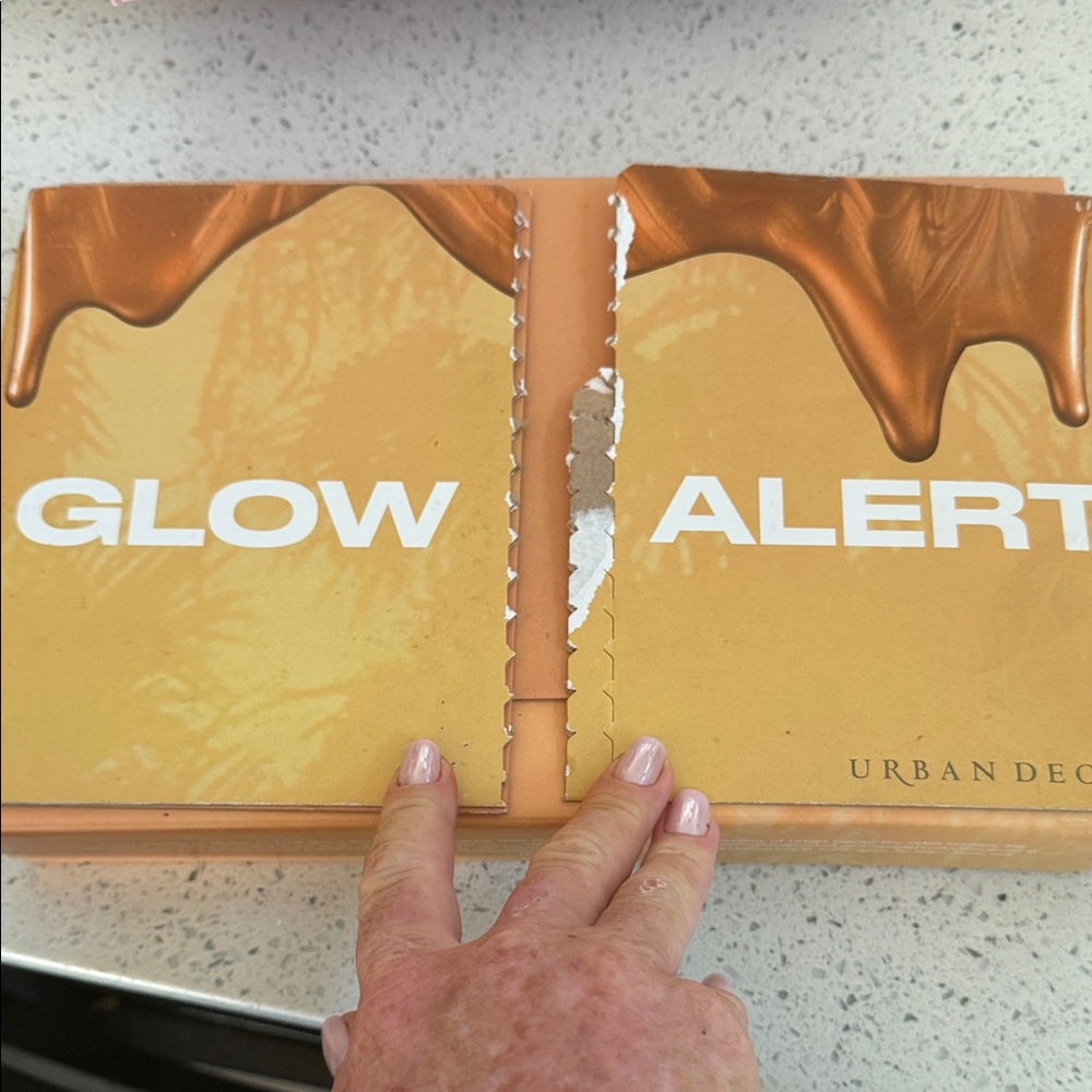 Urban Decay Glow Alert in Warm Tones